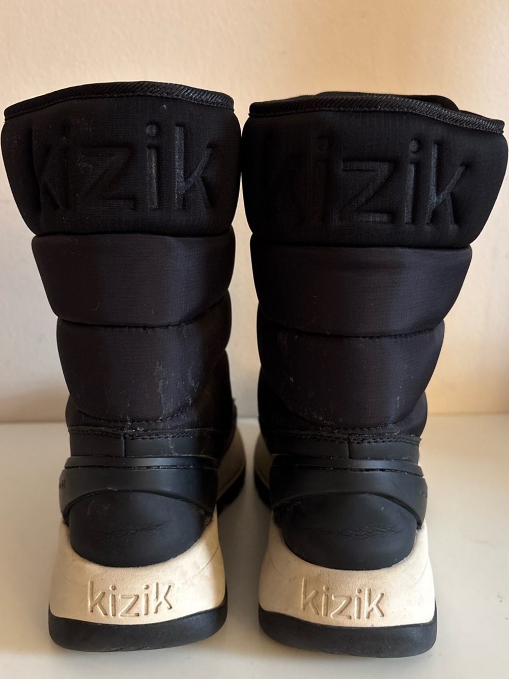 Kizik black boots #kizik #boots
Used 6 us women